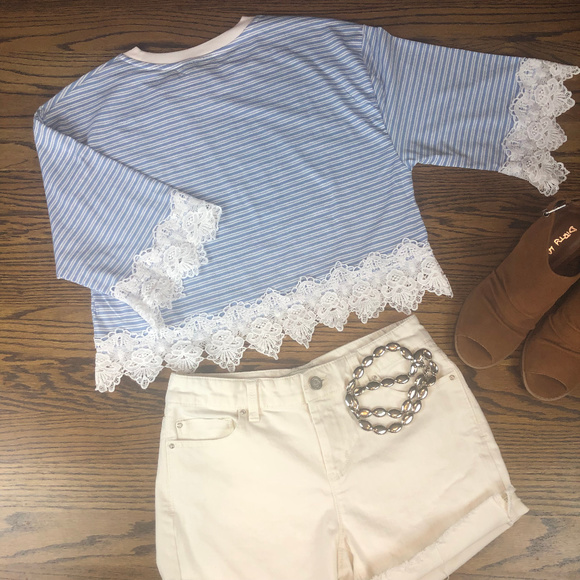 TOPSHOP Blue and White Striped Lace Hem Crop Top - Picture 3 of 3